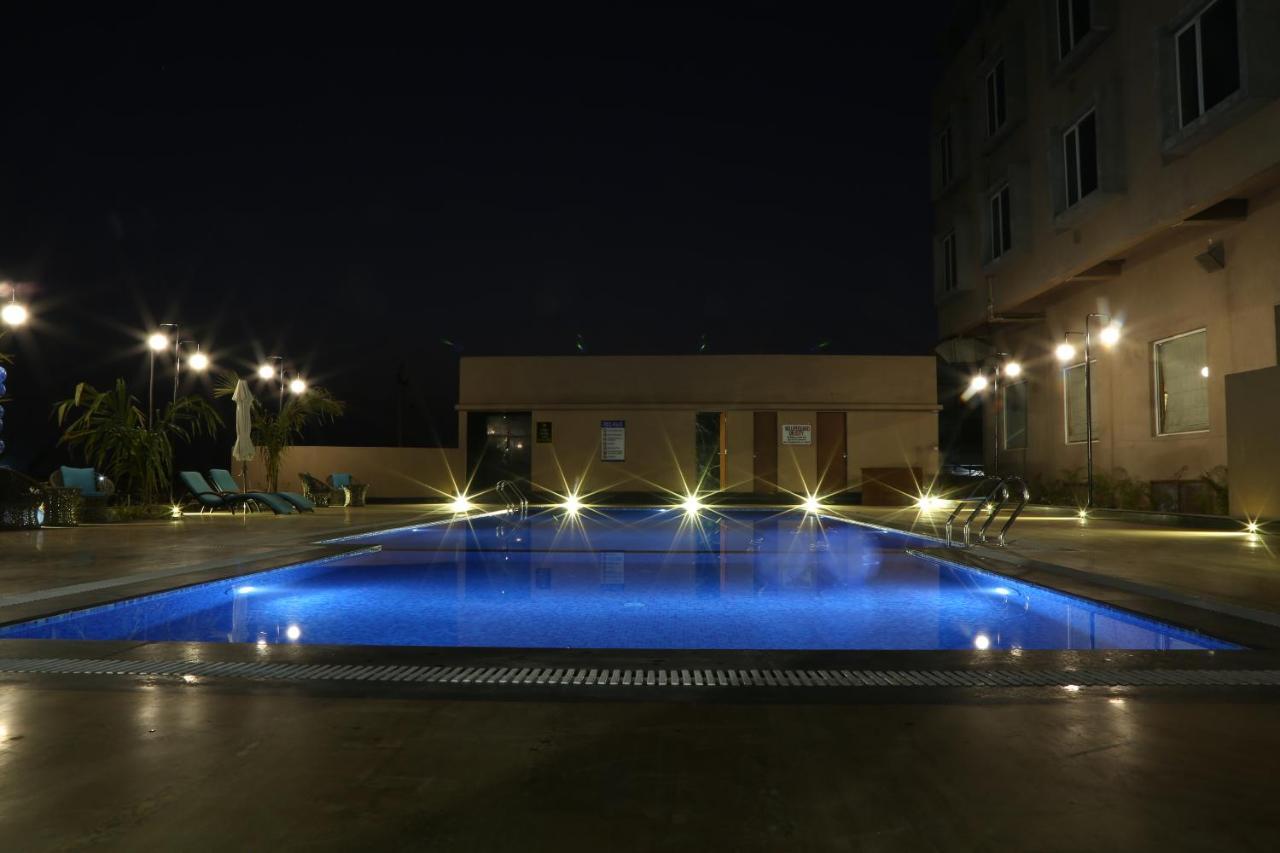 The Fern Residency Mundra Hotel Eksteriør billede